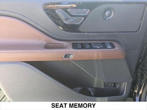 Used 2025 Lincoln Aviator Reserve w/ Jet Appearance Package image 8