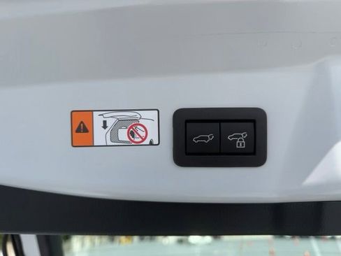 Certified 2026 Toyota Prius Plug-In Hybrid w/ Limited Premium Package FWD image 20