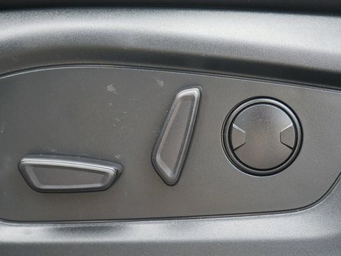 Used 2023 Ford Explorer XLT w/ Equipment Group 202A image 14