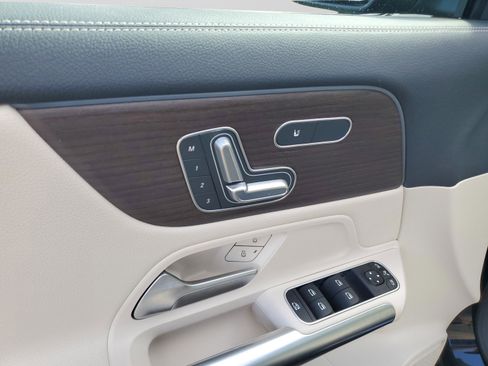 Certified 2025 Mercedes-Benz GLA 250 image 30