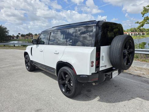 Certified 2023 Land Rover Defender 110 X-Dynamic SE image 2