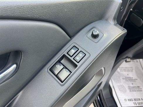 Used 2024 Nissan Frontier SV w/ Technology Package image 12