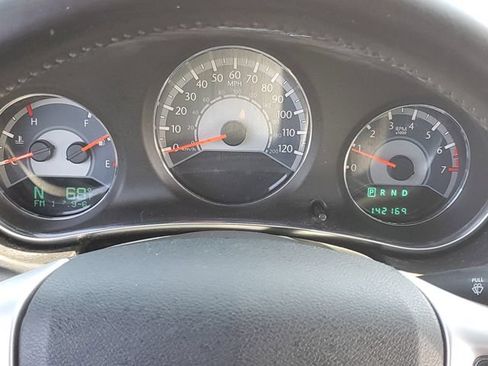 Used 2012 Chrysler 200 Touring FWD image 12