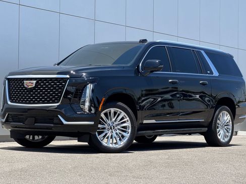 Used 2025 Cadillac Escalade ESV Luxury AWD/4WD image 1