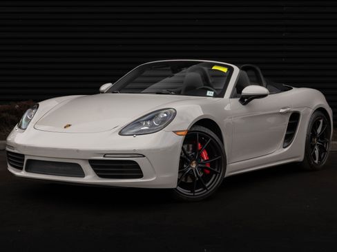 Certified 2023 Porsche 718 Boxster S image 1