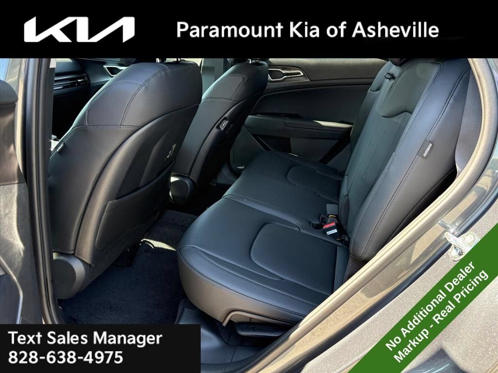 New 2026 Kia Sportage EX FWD image 21