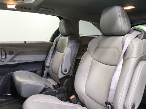 Used 2024 Toyota Sienna XLE w/ XLE Plus Package AWD/4WD image 20