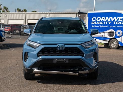 Used 2022 Toyota RAV4 SE AWD/4WD image 2