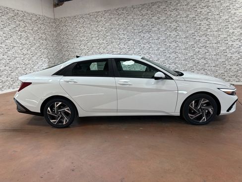 New 2026 Hyundai Elantra Limited image 8