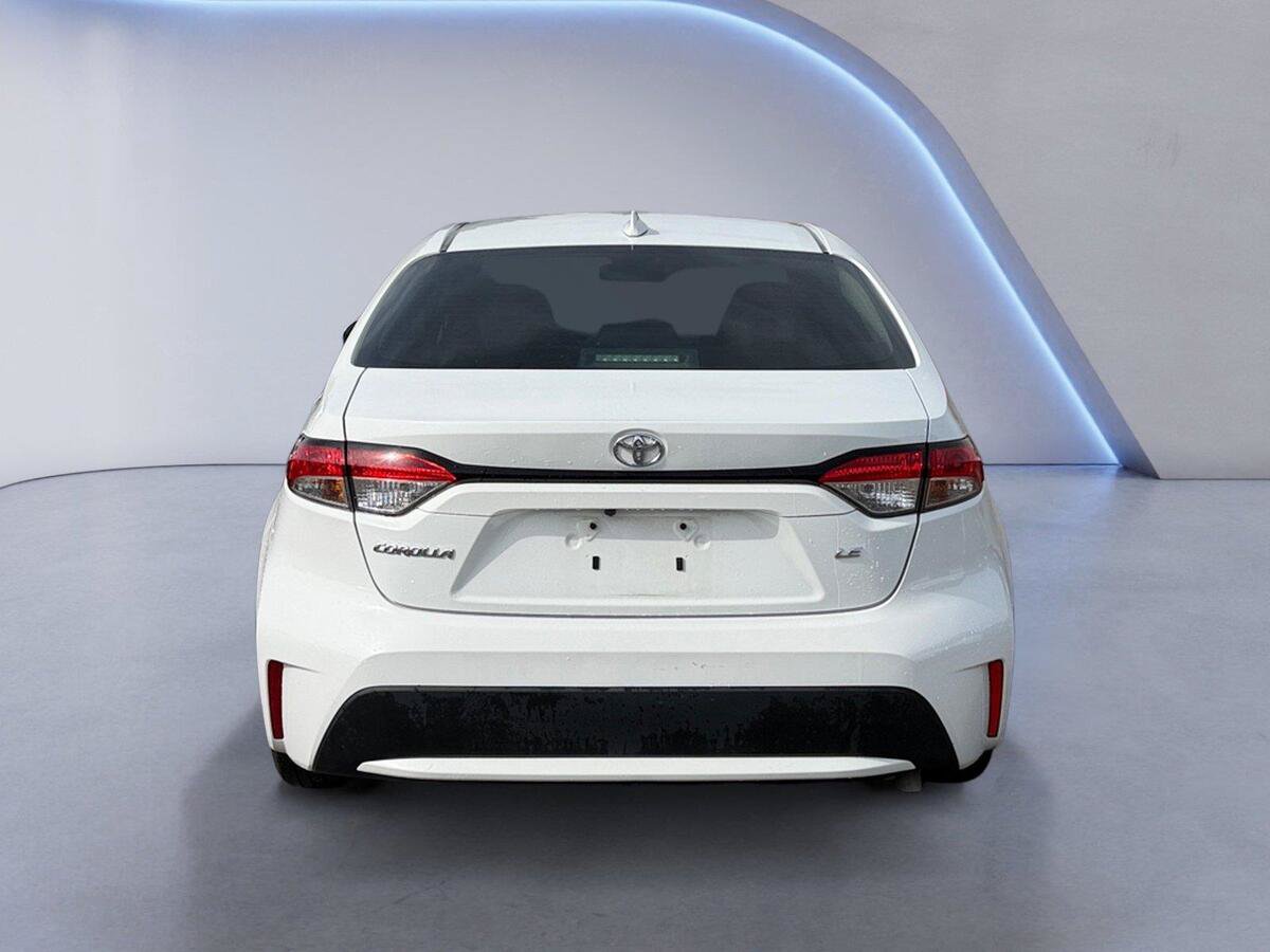 Used 2021 Toyota Corolla LE FWD image 4