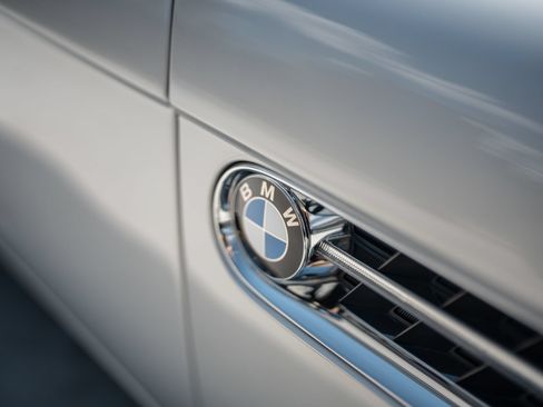 Used 2003 BMW Z8 RWD image 18