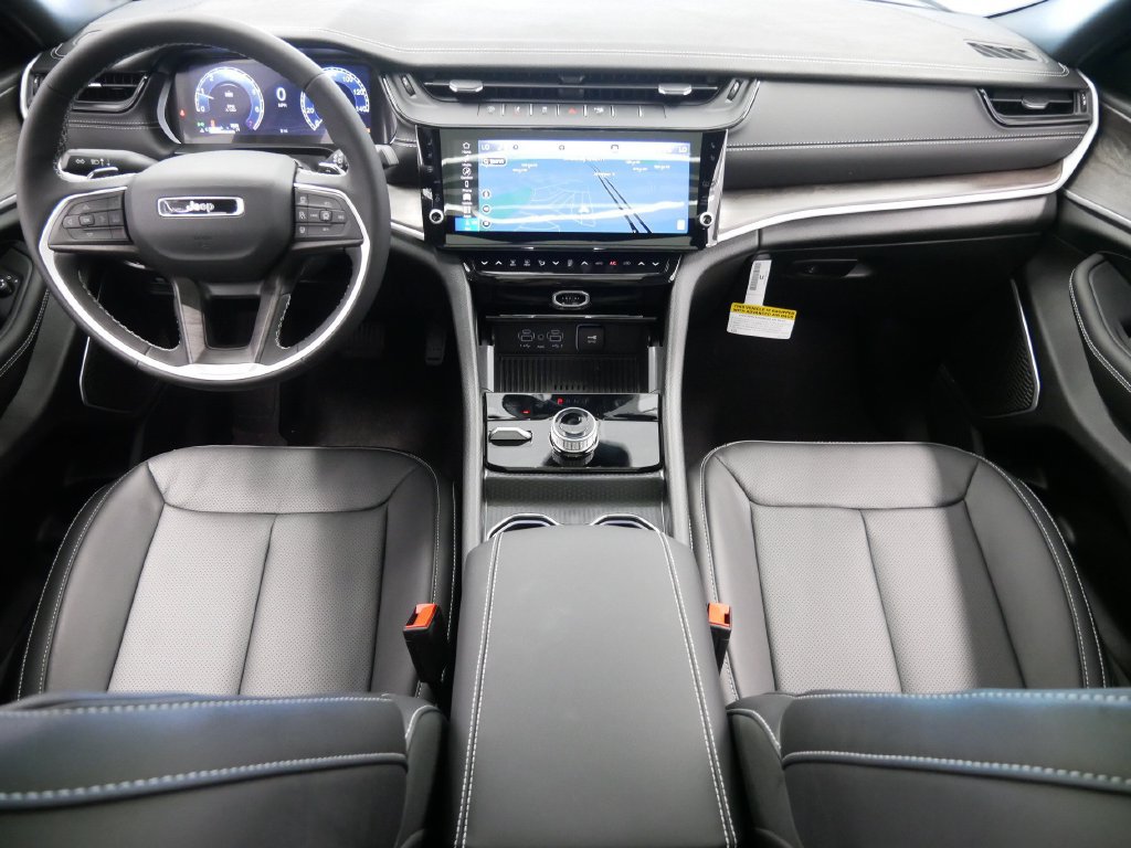 New 2027 Jeep Grand Cherokee Limited AWD/4WD image 17