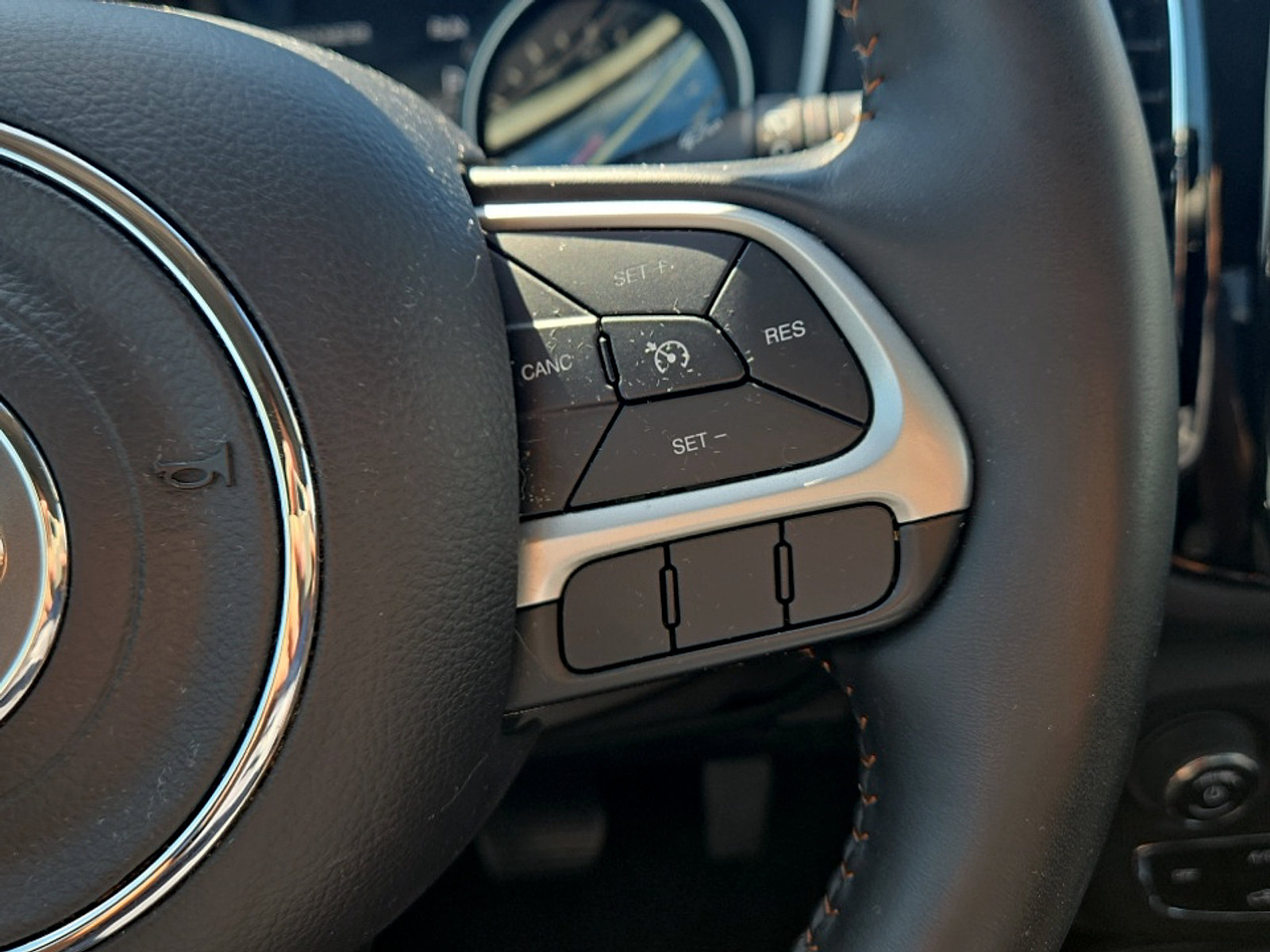 Used 2019 Jeep Compass Limited FWD image 14
