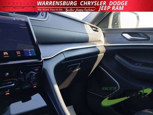 New 2025 Jeep Grand Cherokee L Limited w/ Luxury Tech Group II image 27