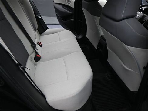 Used 2020 Toyota Corolla LE image 14