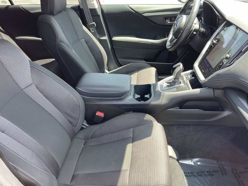 Used 2025 Subaru Outback Premium AWD/4WD image 27