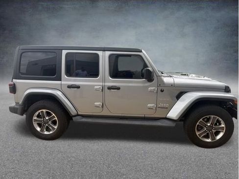Used 2019 Jeep Wrangler Unlimited Sahara w/ Safety Group AWD/4WD image 8