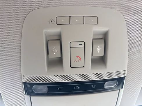 Used 2023 Nissan Ariya AWD image 31
