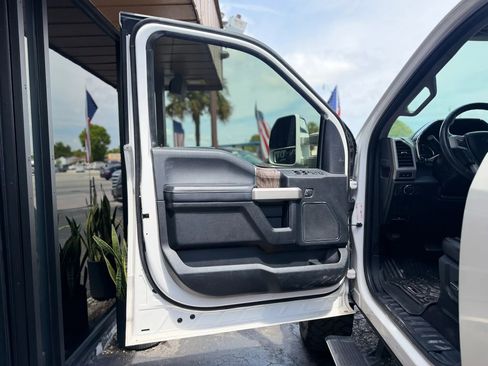 Used 2019 Ford F250 Lariat w/ Lariat Ultimate Package AWD/4WD image 29
