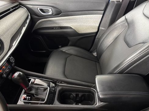 Used 2022 Jeep Compass Latitude w/ Convenience Group FWD image 19