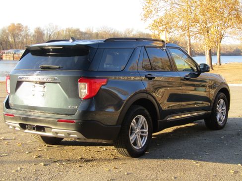 Certified 2023 Ford Explorer XLT w/ Equipment Group 202A image 5