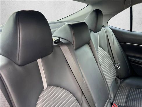 Used 2022 Toyota Camry SE image 21
