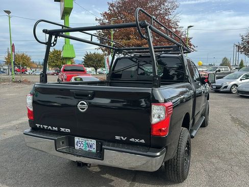 Used 2017 Nissan Titan SV AWD/4WD image 4