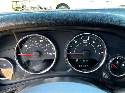 Used 2013 Jeep Wrangler Unlimited Rubicon w/ Connectivity Group AWD/4WD image 27