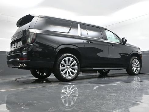 New 2026 Chevrolet Suburban Premier w/ Sun And Tow Package AWD/4WD image 12