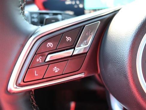 Used 2025 Buick Enclave Preferred image 9