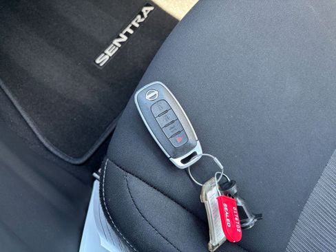 Used 2025 Nissan Sentra SV FWD image 21