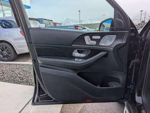 Used 2021 Mercedes-Benz GLS 450 4MATIC image 10