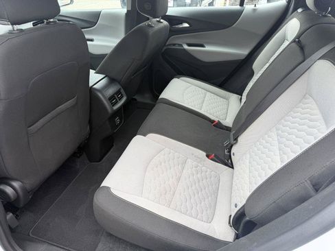 Used 2020 Chevrolet Equinox LS FWD image 12