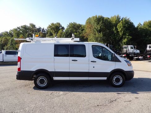 Used 2019 Ford Transit 150 130 Low Roof RWD image 9