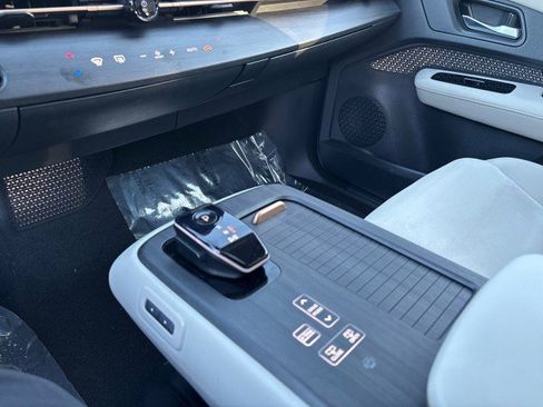 Used 2024 Nissan Ariya EVOLVE+ e-4ORCE * 272mi Est. R image 23