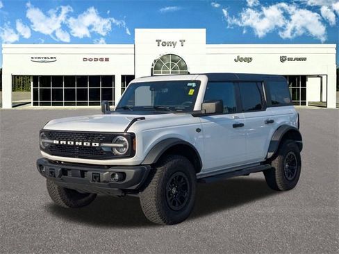 Used 2023 Ford Bronco Wildtrak image 3