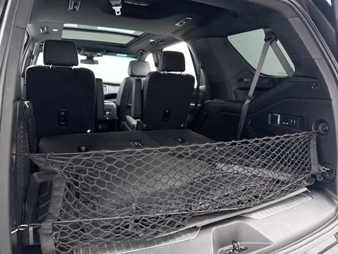 Used 2022 Chevrolet Tahoe Z71 w/ Luxury Package image 32