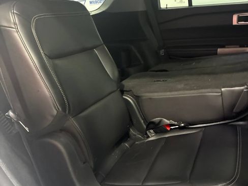 Used 2023 Ford Explorer XLT w/ Equipment Group 202A RWD image 35