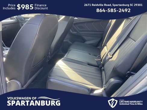 Used 2023 Volkswagen Tiguan SE w/ Panoramic Sunroof Package image 8