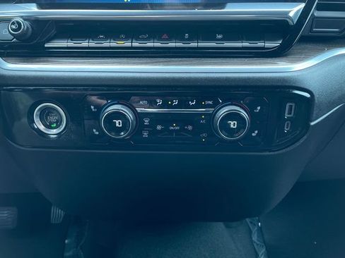 Used 2022 Chevrolet Silverado 1500 LT AWD/4WD image 34