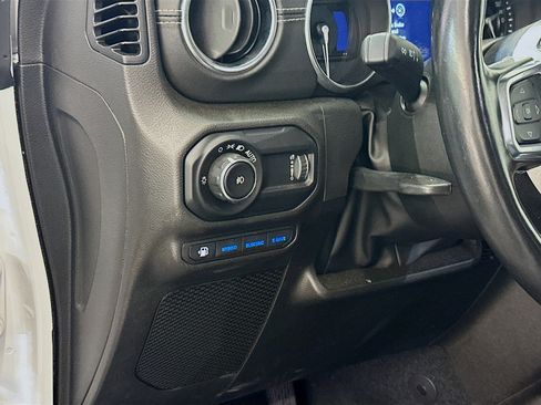 Used 2023 Jeep Wrangler Unlimited Sahara w/ Cold Weather Group AWD/4WD image 17