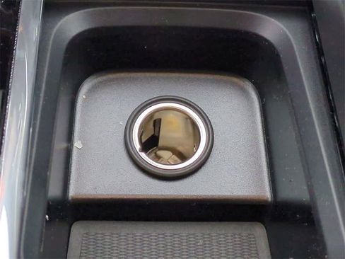 New 2026 Volvo XC60 B5 Plus w/ Protection Package Premier image 31