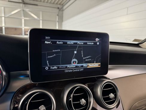 Used 2018 Mercedes-Benz GLC 300 4MATIC image 21