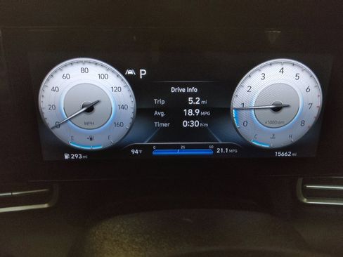 Used 2023 Hyundai Elantra SEL w/ Convenience Package FWD image 23