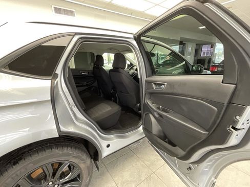 Used 2022 Ford Edge SE w/ Black Appearance Package image 20