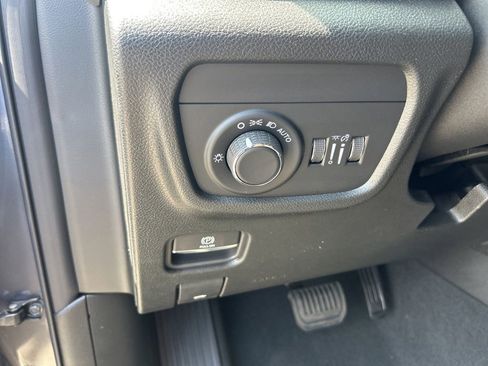 New 2025 Jeep Grand Cherokee L Altitude image 36