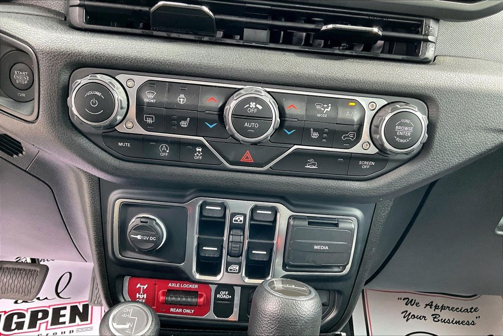 Used 2024 Jeep Gladiator Sport AWD/4WD image 17