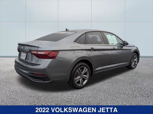 Certified 2022 Volkswagen Jetta SE FWD image 5