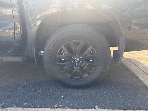 Used 2023 Nissan Frontier SV w/ Midnight Edition Package image 16