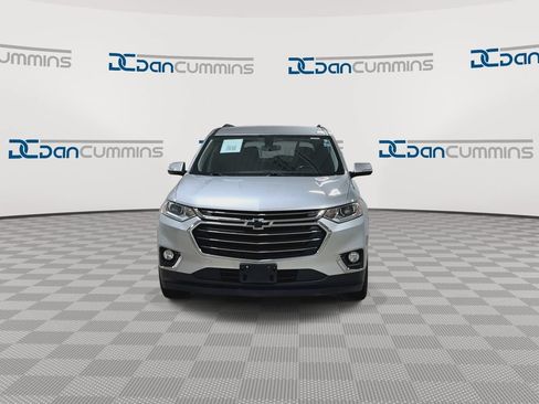 Used 2021 Chevrolet Traverse LT FWD image 3
